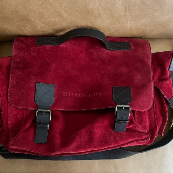 Burberry Red Duffle Bag with Luxurious Suede Finish - Picture 1 of 11